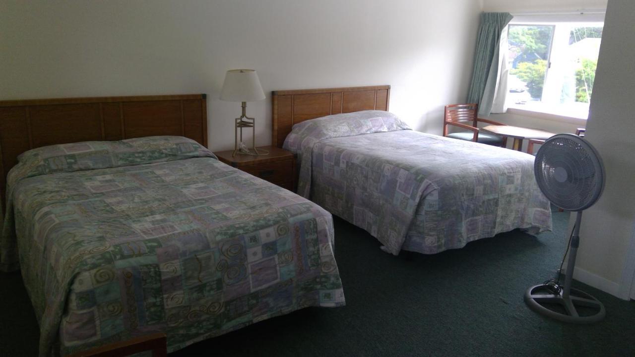 Village Green Motel Yarmouth Port Exterior foto